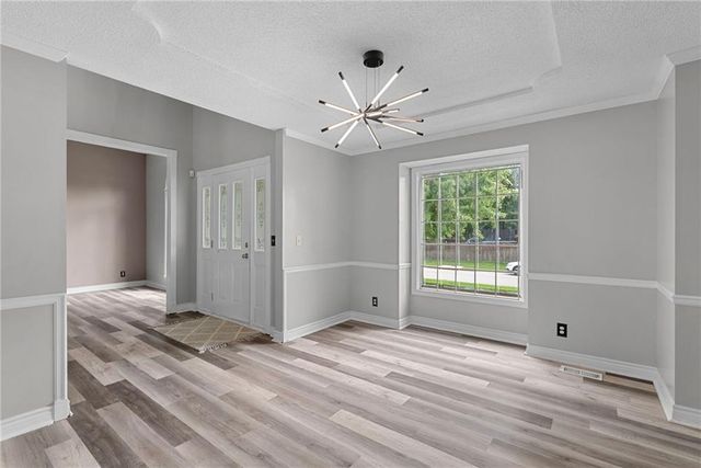 1361 S Hunter Drive, Olathe, KS 66062