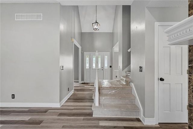 1361 S Hunter Drive, Olathe, KS 66062