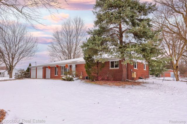 1914 Schust Road, Carrollton Township, MI 48604