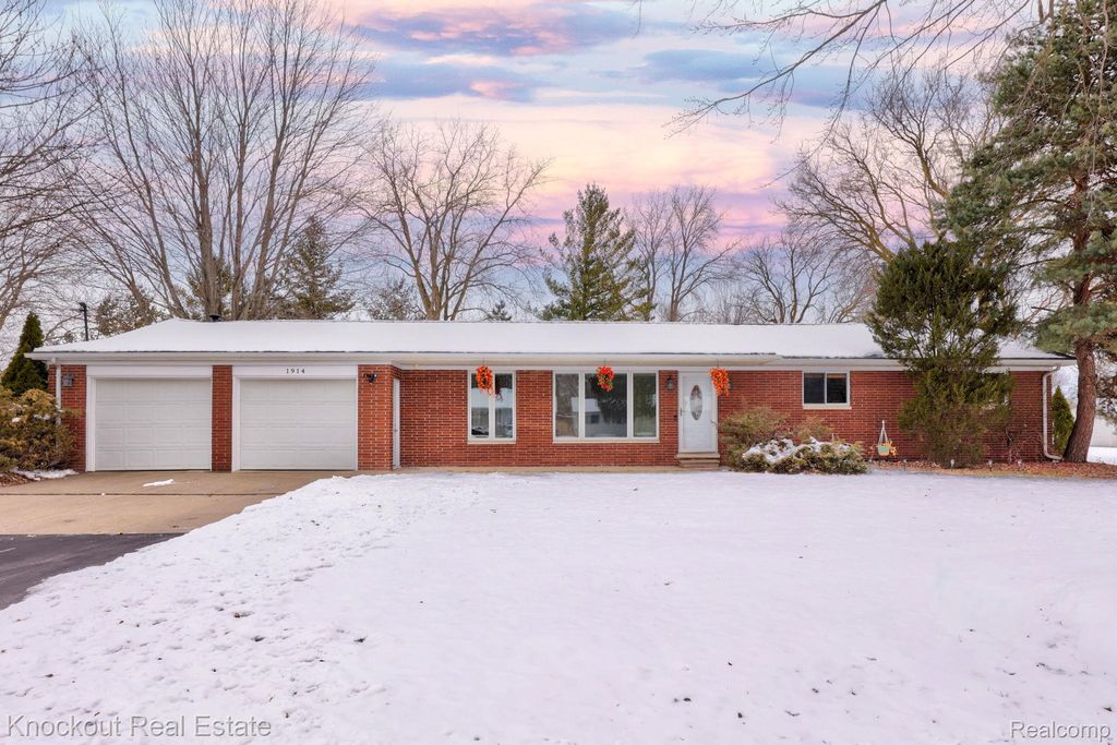 1914 Schust Road, Carrollton Township, MI 48604