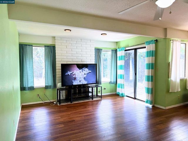 2329 Lido Cir, Stockton, CA 95207