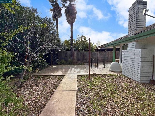 2329 Lido Cir, Stockton, CA 95207