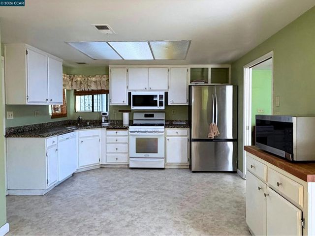 2329 Lido Cir, Stockton, CA 95207