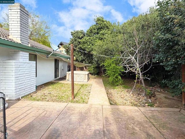 2329 Lido Cir, Stockton, CA 95207