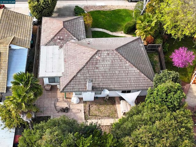 2329 Lido Cir, Stockton, CA 95207