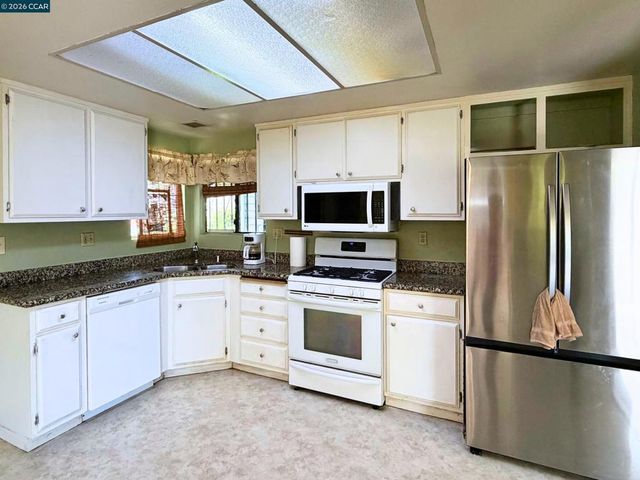 2329 Lido Cir, Stockton, CA 95207