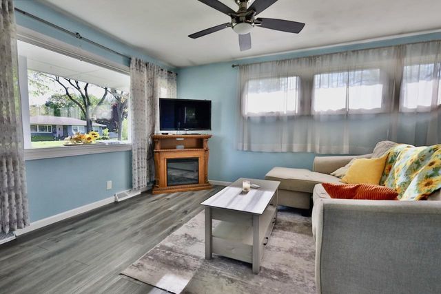 616 West Street, Stoughton, WI 53589