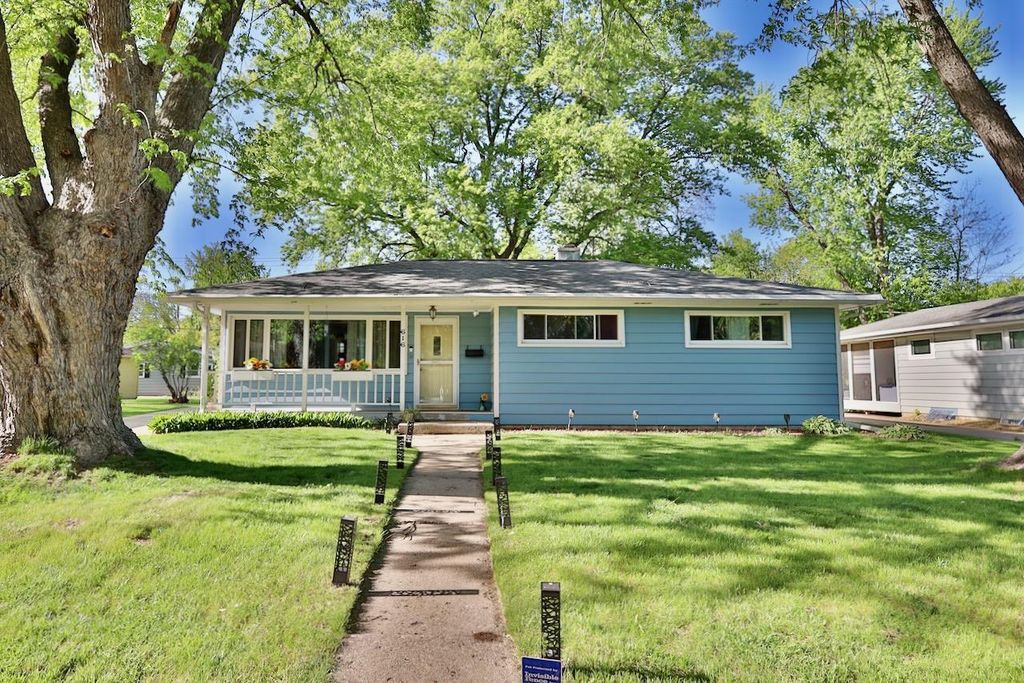 616 West Street, Stoughton, WI 53589