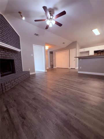 2612 S Meadow Drive, Fort Worth, TX 76133
