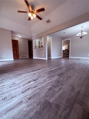 2612 S Meadow Drive, Fort Worth, TX 76133