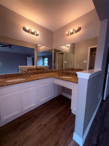 2612 S Meadow Drive, Fort Worth, TX 76133