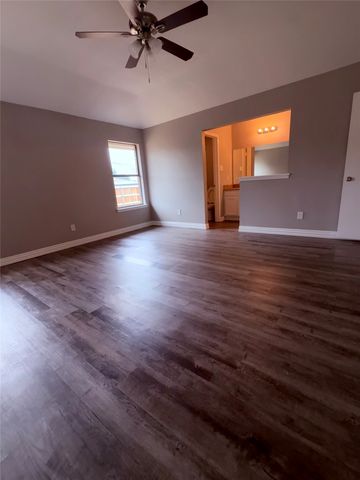 2612 S Meadow Drive, Fort Worth, TX 76133