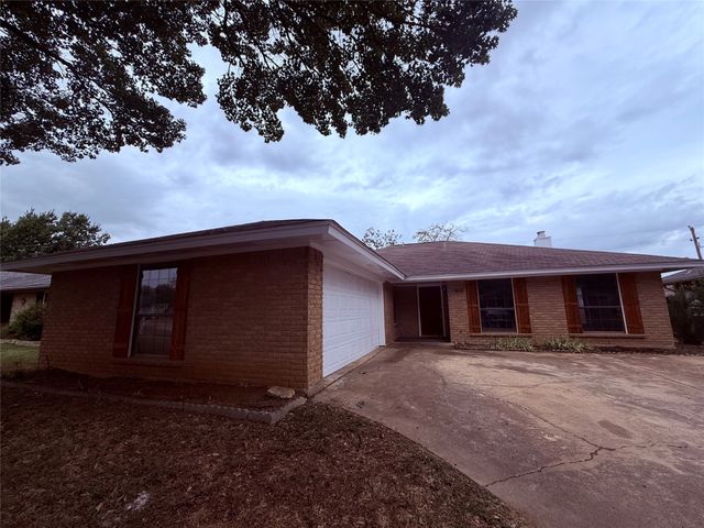2612 S Meadow Drive, Fort Worth, TX 76133