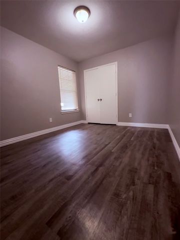 2612 S Meadow Drive, Fort Worth, TX 76133