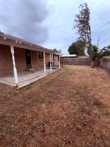 2612 S Meadow Drive, Fort Worth, TX 76133