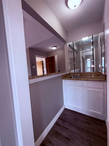 2612 S Meadow Drive, Fort Worth, TX 76133