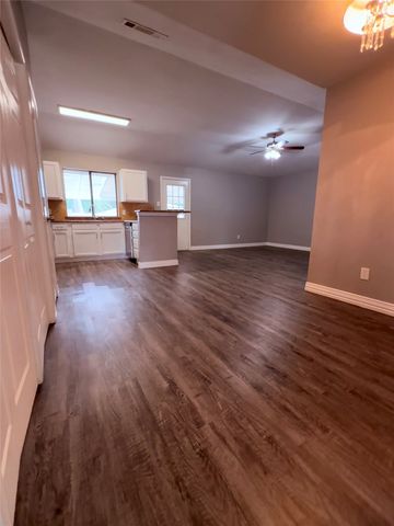 2612 S Meadow Drive, Fort Worth, TX 76133