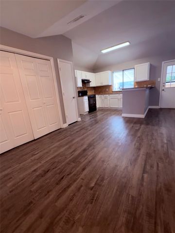 2612 S Meadow Drive, Fort Worth, TX 76133