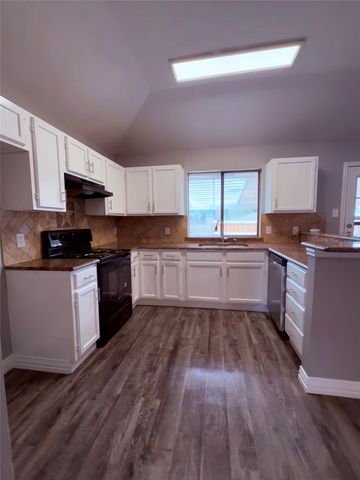 2612 S Meadow Drive, Fort Worth, TX 76133