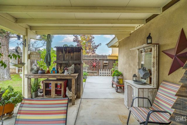 800 Sunset Meadow Lane, Bakersfield, CA 93308