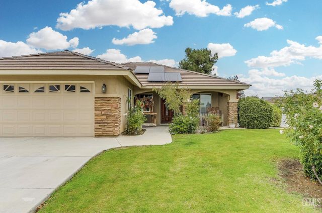 800 Sunset Meadow Lane, Bakersfield, CA 93308