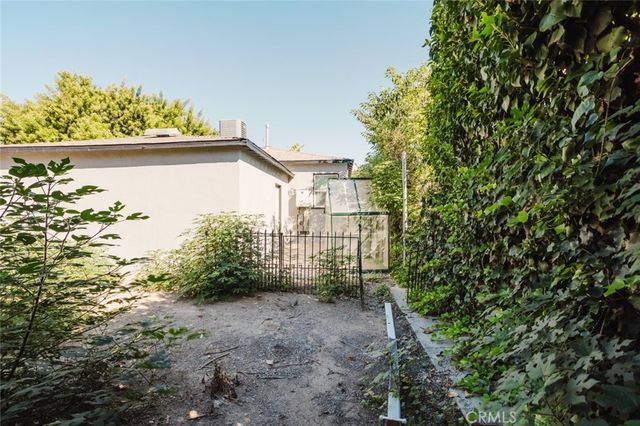 18328 Gresham Street, Northridge, CA 91325