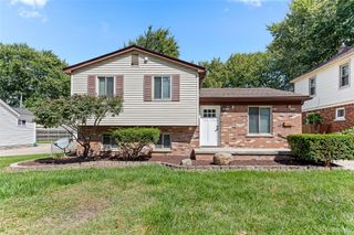 21701 Pleasant Street, St. Clair Shores, MI 48080