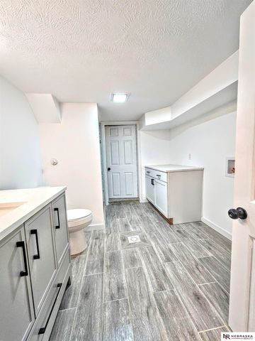 2108 J Street, Omaha, NE 68107