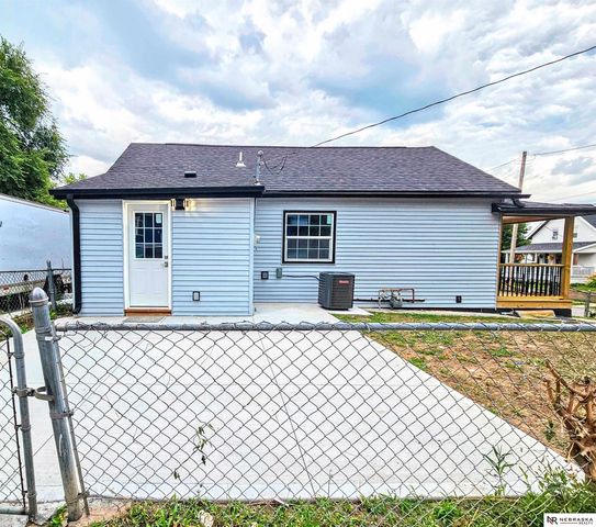 2108 J Street, Omaha, NE 68107