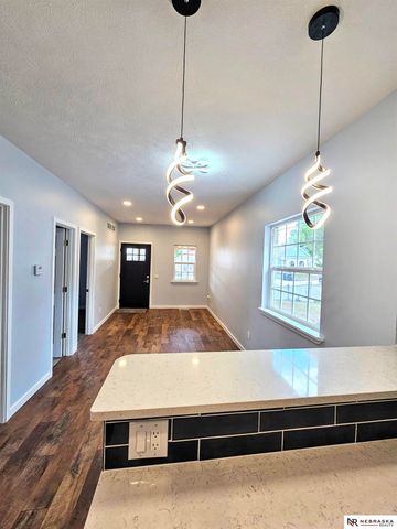 2108 J Street, Omaha, NE 68107
