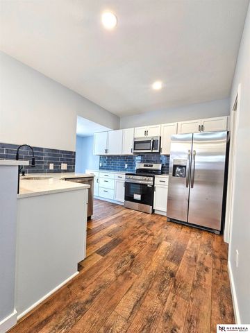 2108 J Street, Omaha, NE 68107