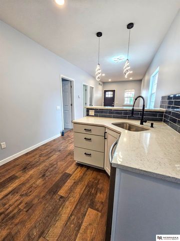 2108 J Street, Omaha, NE 68107