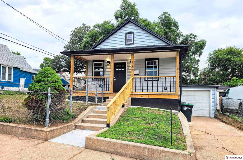 2108 J Street, Omaha, NE 68107