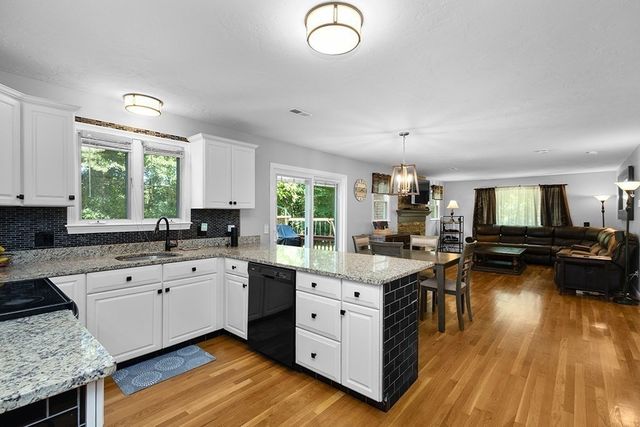 65 Woods Xing, Holliston, MA 01746