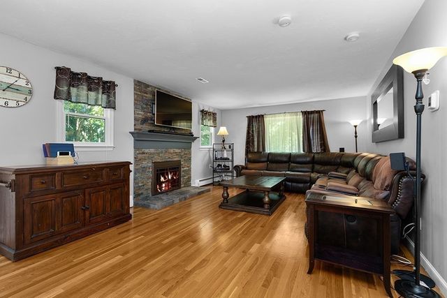 65 Woods Xing, Holliston, MA 01746