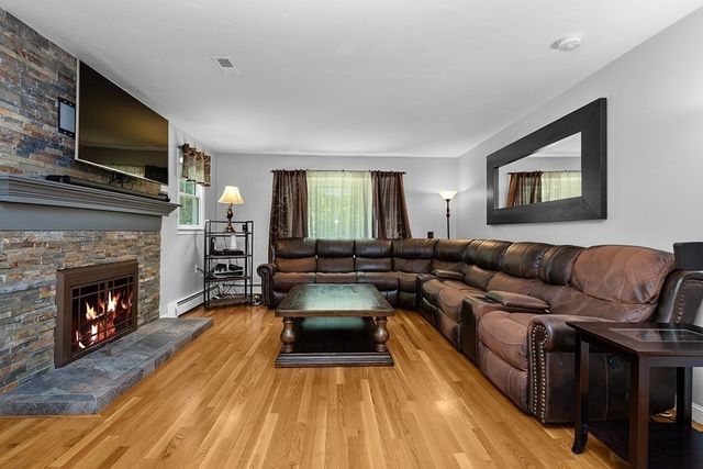 65 Woods Xing, Holliston, MA 01746