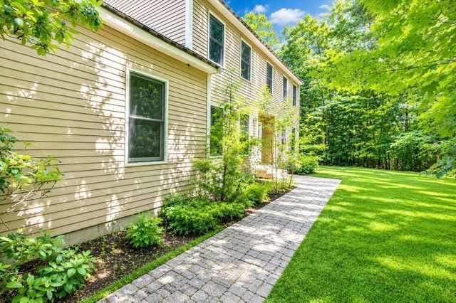 65 Woods Xing, Holliston, MA 01746