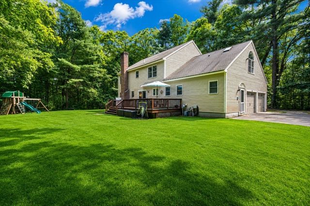 65 Woods Xing, Holliston, MA 01746