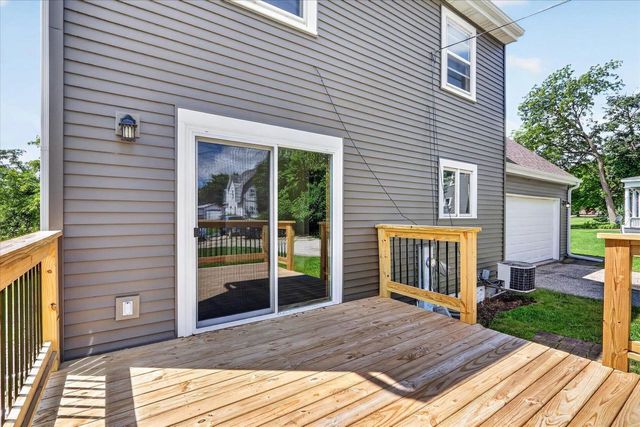 215 Roosevelt Avenue, Beloit, WI 53511