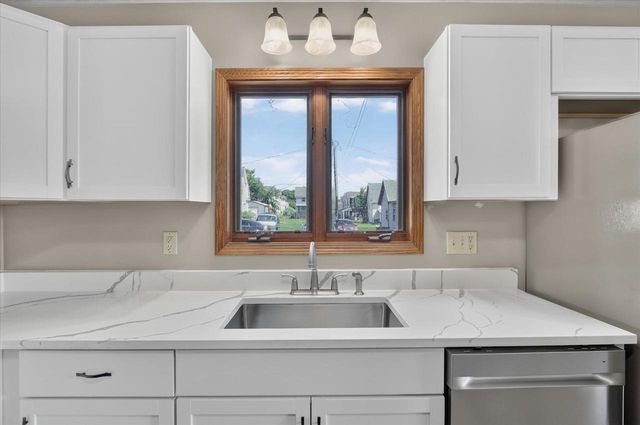 215 Roosevelt Avenue, Beloit, WI 53511