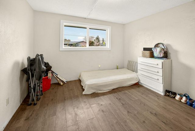 2175 Delta Waters Road, Medford, OR 97504