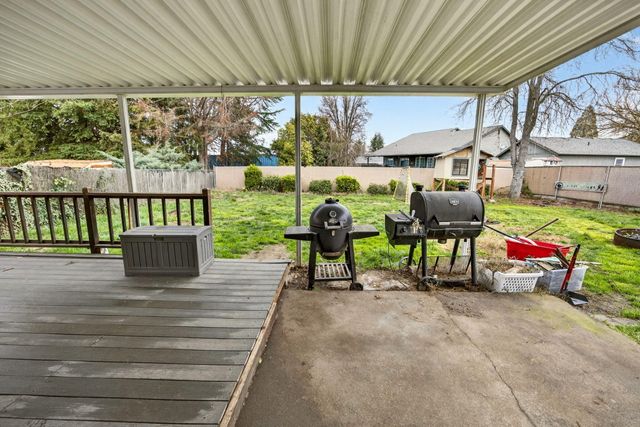 2175 Delta Waters Road, Medford, OR 97504