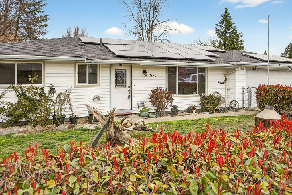 2175 Delta Waters Road, Medford, OR 97504