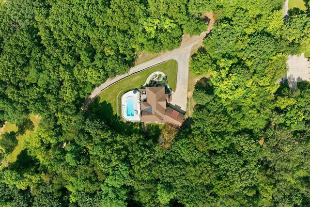 N41W28088 Glacier ROAD, Pewaukee, WI 53072