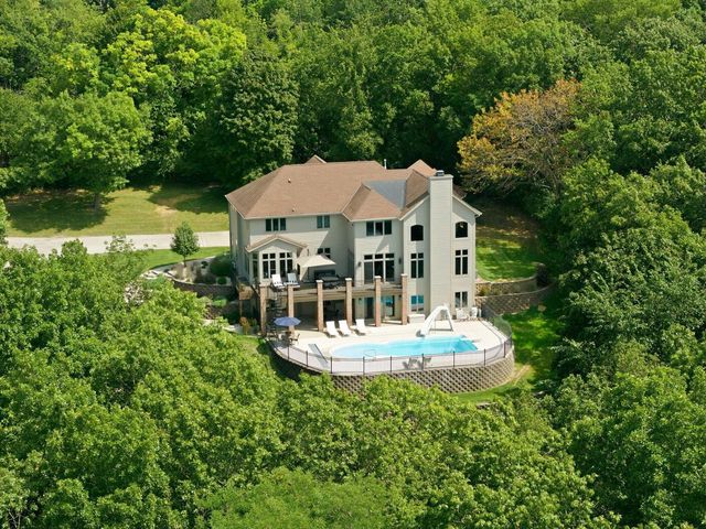 N41W28088 Glacier ROAD, Pewaukee, WI 53072