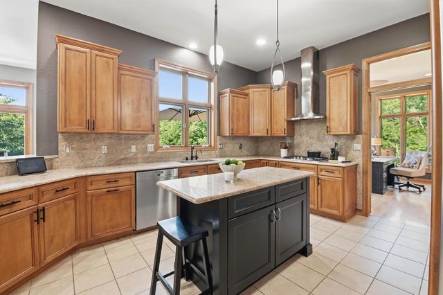 N41W28088 Glacier ROAD, Pewaukee, WI 53072