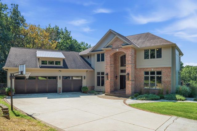 N41W28088 Glacier ROAD, Pewaukee, WI 53072