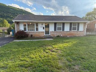 1433 Morehead AVE, Roanoke, VA 24013