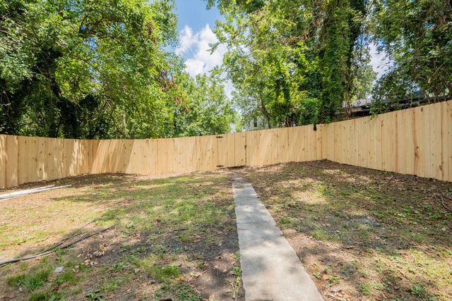 2708 N Chamberlain Avenue, Chattanooga, TN 37406