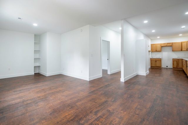 2708 N Chamberlain Avenue, Chattanooga, TN 37406